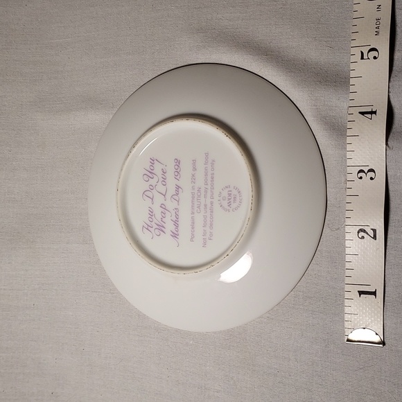Vintage 1992 Avon Mother's Day Plate - Picture 5 of 5